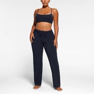 Skims Cotton Jersey Straight Leg Pant in Navy